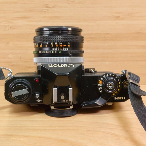 Vintage Canon EF 35mm Film Camera, with 50mm F1.8 FD Lens, Made in Japan - Picture 6 of 9